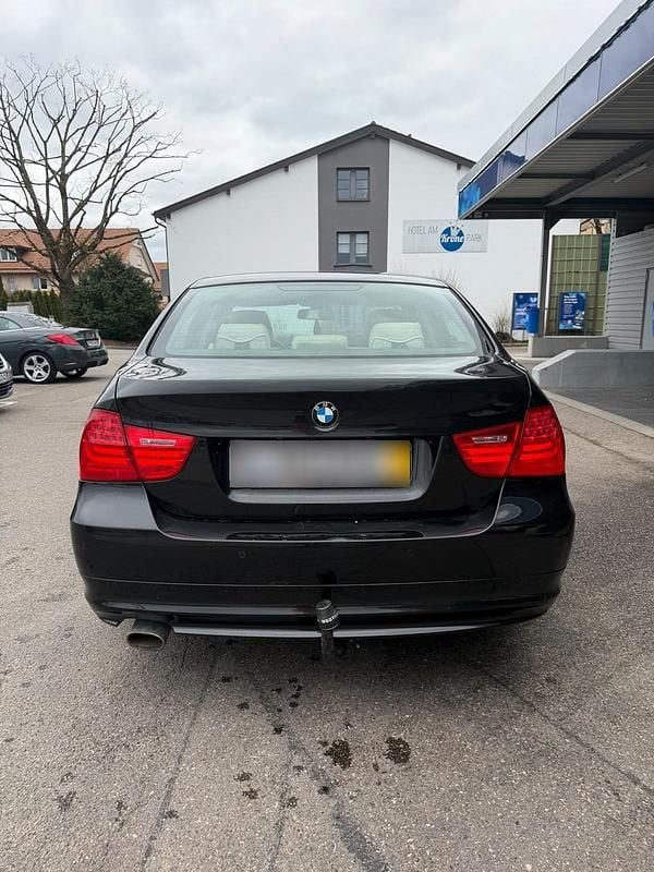 Gebraucht BMW 320 184 PS (135 kW) 2012 Limousine