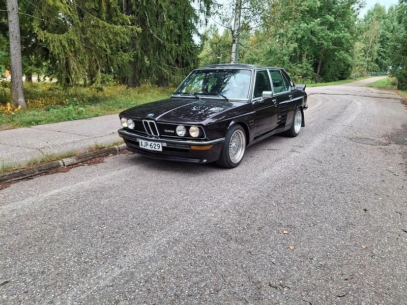 Violett Gebraucht 1977 BMW 528 Sport Line Limousine | 18.000 € - Bild 1/4