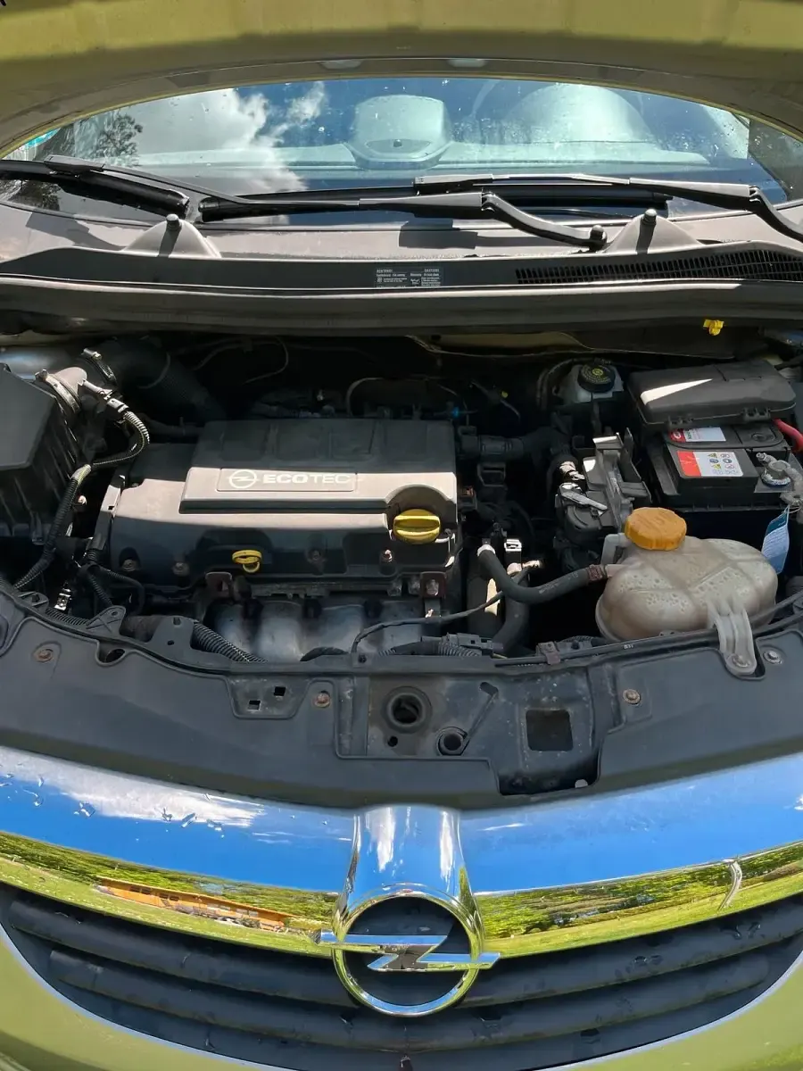 Używany Opel Corsa 101 KM (74 kW) 2010 Szary Hatchback