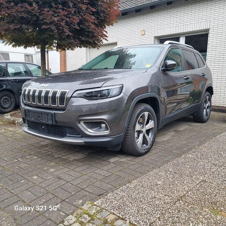 Grau Gebraucht 2019 Jeep Cherokee Limited SUV | 22.900 € (Fairer Preis) - Bild 1/1