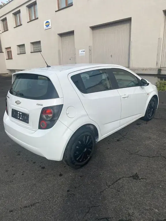 Używany Chevrolet Aveo 86 KM (63 kW) 2011 Biały Sedan/Limuzyna