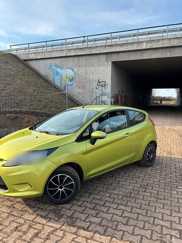 Gebraucht Ford Fiesta 82 PS (60 kW) 2009 Grün Kleinwagen