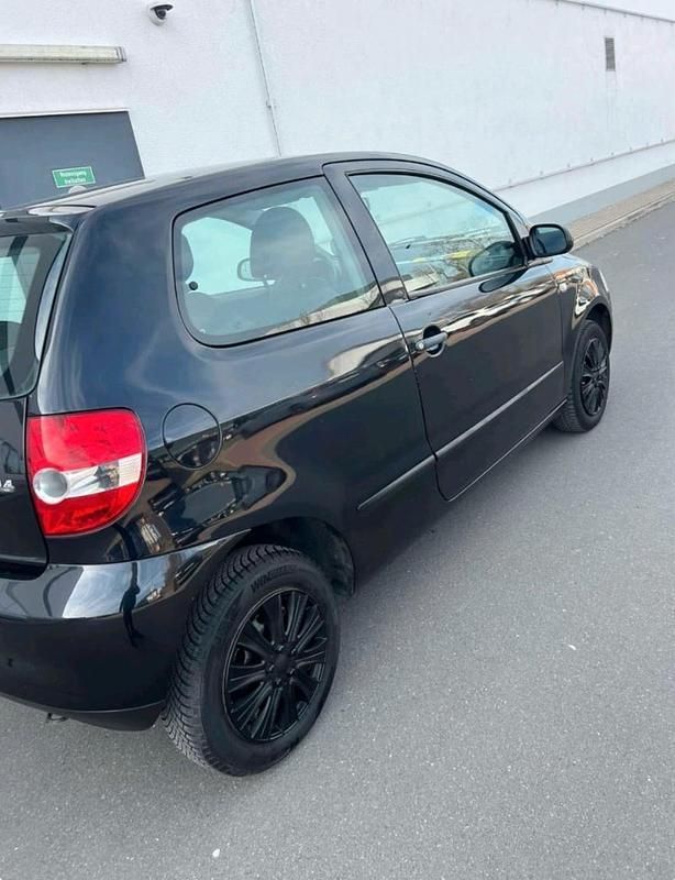 Schwarz Gebraucht 2007 VW Fox Kleinwagen | 2.000 € (Fairer Preis) - Bild 1/4