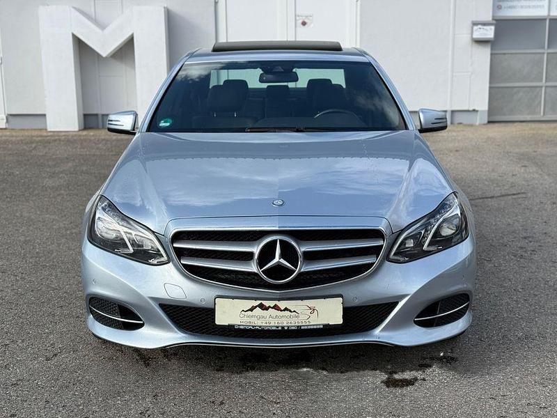 Gebraucht Mercedes E250 204 PS (150 kW) 2013 Silber Limousine