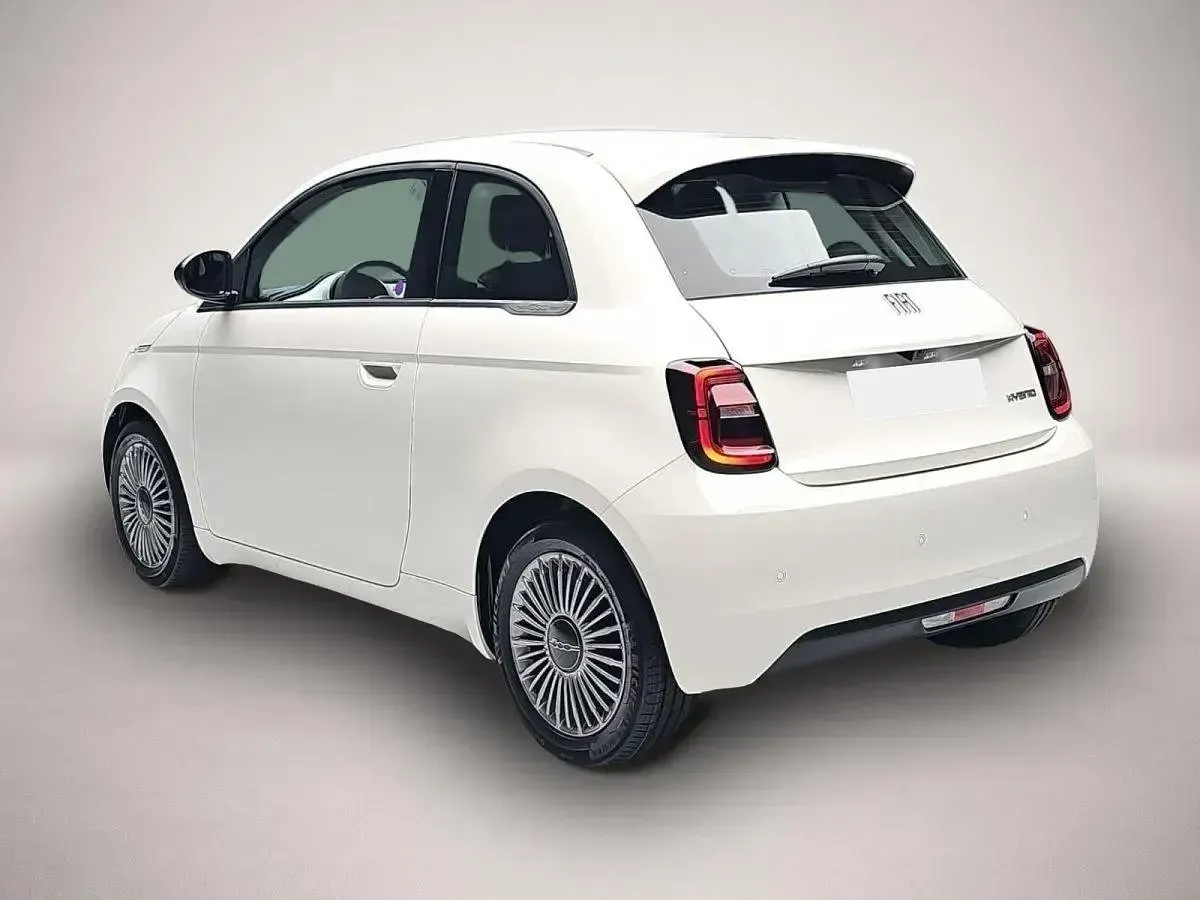 Neu Fiat 500 Icon 65 PS (47 kW) 2026 Manufacturer Kleinwagen