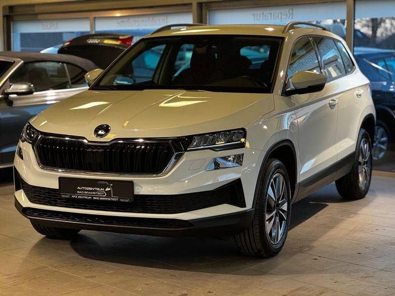 Weiß Gebraucht 2023 Skoda Karoq SUV | 21.990 € (Guter Preis) - Bild 1/4
