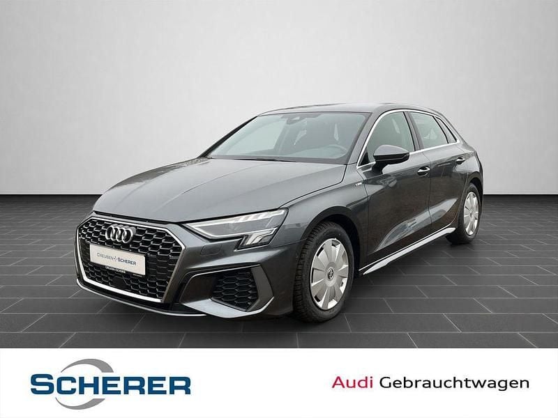 Daytonagrau perleffekt (metallic) Gebraucht 2024 Audi A3 Ambiente Limousine | 28.900 € (Superpreis) - Bild 1/4