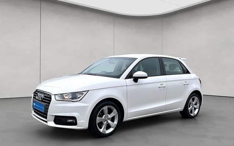 Weiß Gebraucht 2018 Audi A1 Sportback Sport Kleinwagen | 16.490 € (Etwas zu teuer) - Bild 1/4