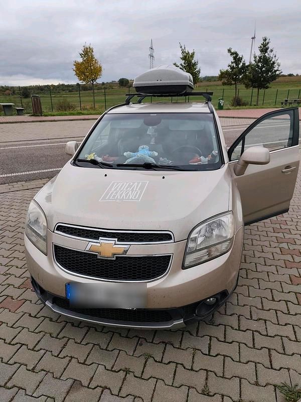 Silber Gebraucht 2012 Chevrolet Orlando Van / Kleinbus | 8.500 € (Etwas zu teuer) - Bild 1/2