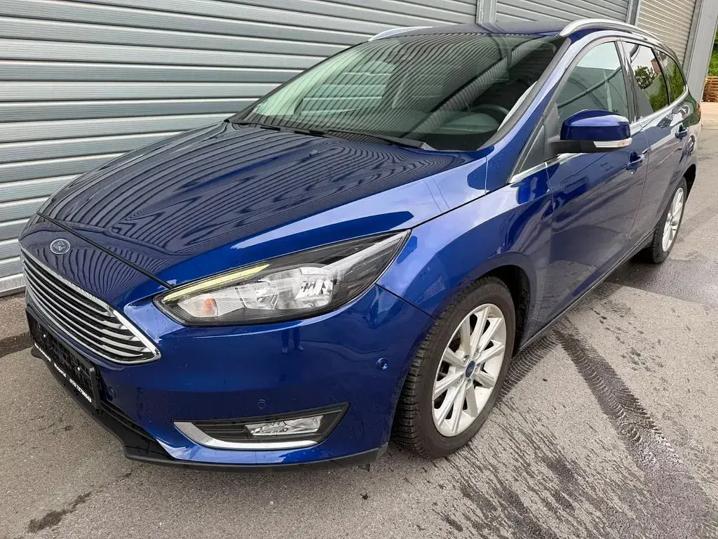 Gebraucht Ford Focus Titanium 125 PS (91 kW) 2016 Blau Limousine