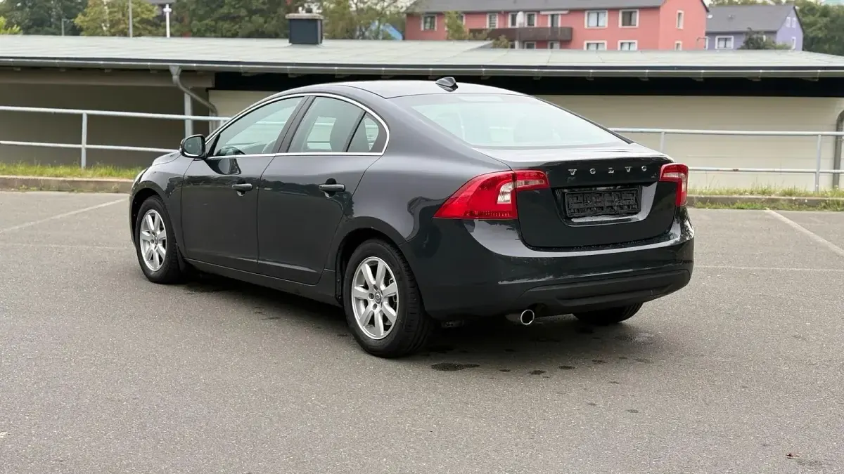 Gebraucht Volvo S60 Momentum 114 PS (83 kW) 2012 Grau Limousine