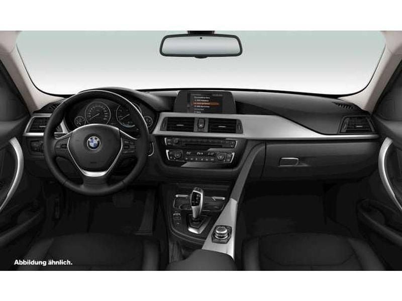 Gebraucht BMW 318 150 PS (110 kW) 2017 Saphirschwarz (metallic) Kombi