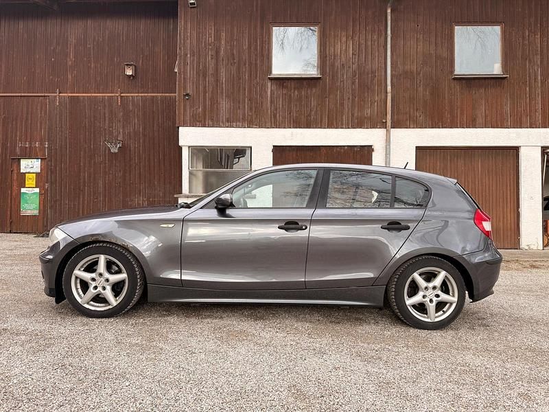 Gebraucht BMW 118 122 PS (89 kW) 2005 Grau Kleinwagen