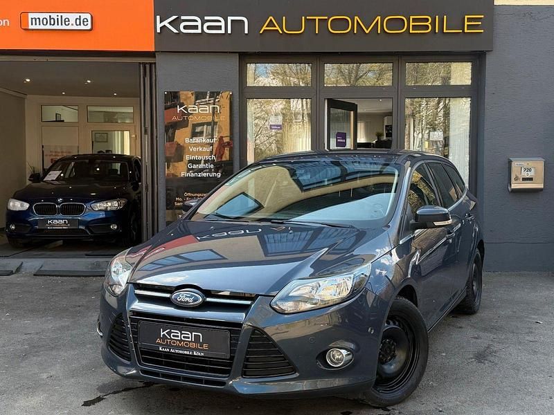 Gebraucht Ford Focus Titanium 125 PS (91 kW) 2013 Grau Kombi
