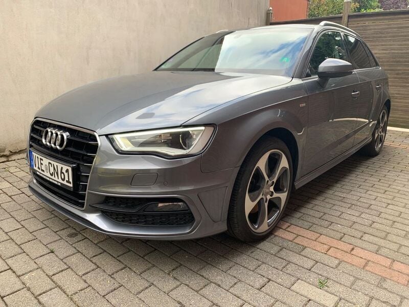 Grau Gebraucht 2015 Audi A3 Sportback S-Line Limousine | 11.400 € (Guter Preis) - Bild 1/4