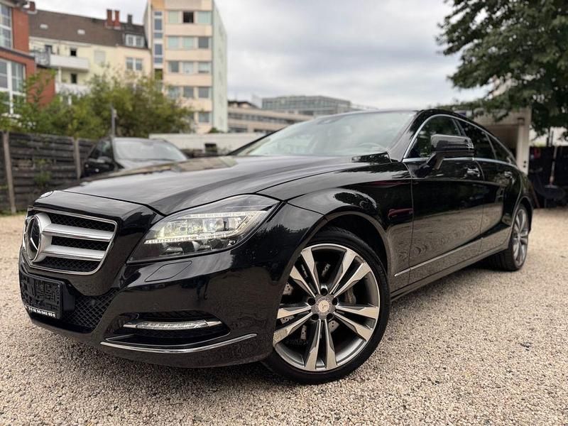 Schwarz Gebraucht 2013 Mercedes CLS350 Shooting Brake Kombi | 12.950 € (Fairer Preis) - Bild 1/4