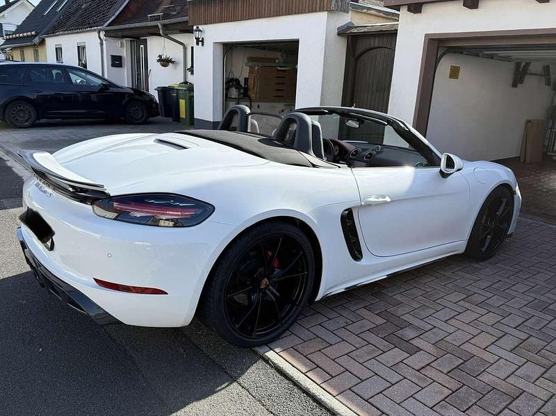 Gebraucht Porsche 718 349 PS (256 kW) 2016 Weiß Cabrio