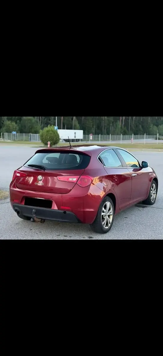 Gebraucht Alfa Romeo Giulietta 105 PS (77 kW) 2012 Rot Kleinwagen