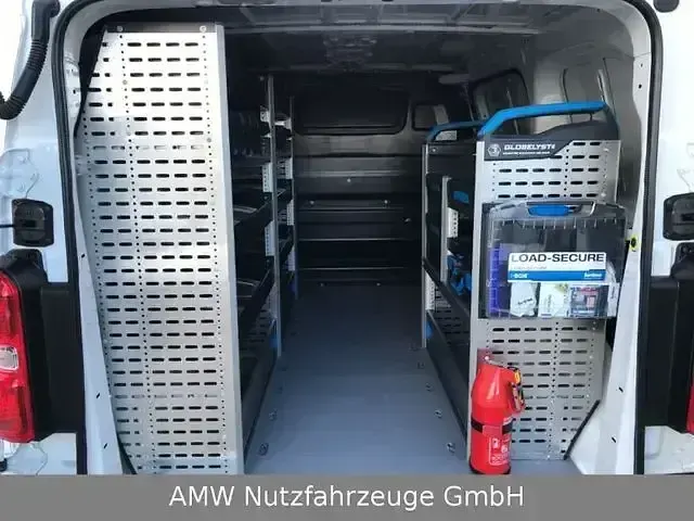 Second-hand Opel Vivaro Edition 2021 Alb Monovolum
