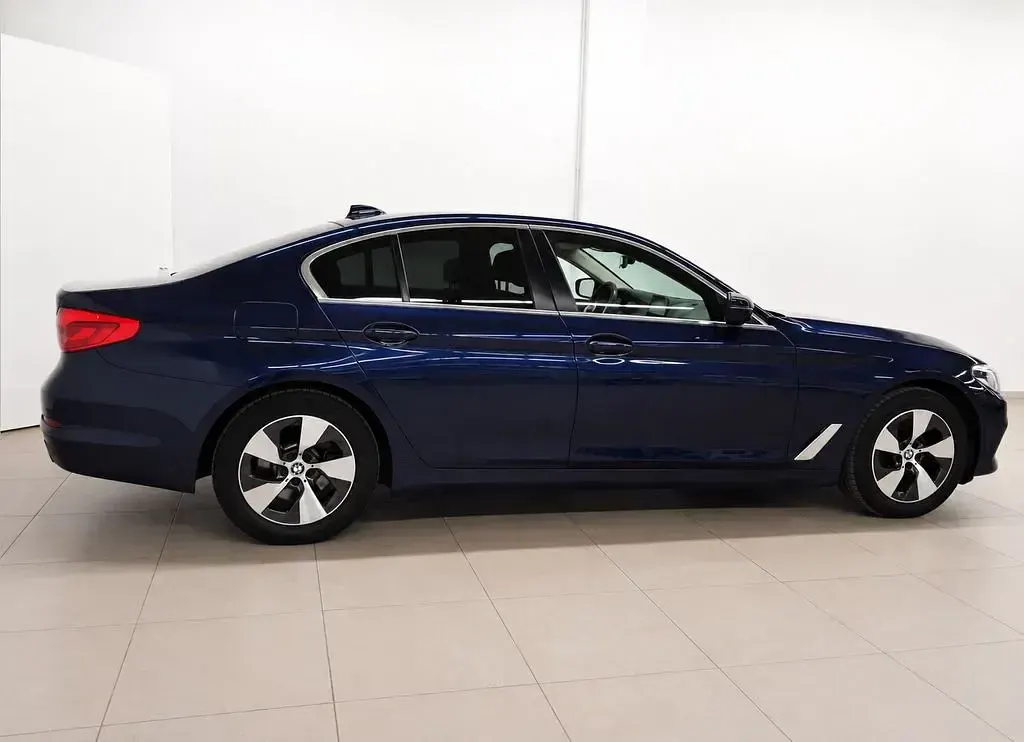 Gebraucht BMW 530 Sport Line 252 PS (185 kW) 2020 Blau Limousine