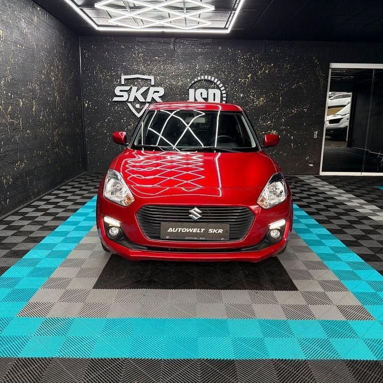 Gebraucht Suzuki Swift Comfort+ 111 PS (81 kW) 2018 Rot Kleinwagen