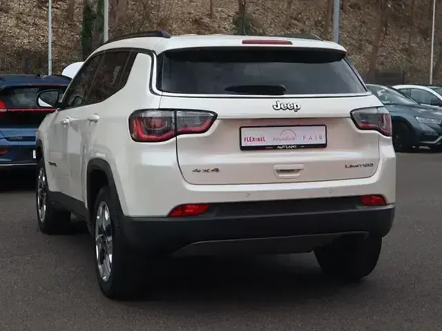 Gebraucht Jeep Compass Limited 170 PS (125 kW) 2018 Weiß SUV