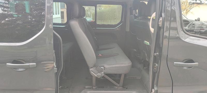 Gebraucht Opel Vivaro 125 PS (91 kW) 2015 Schwarz Van / Kleinbus