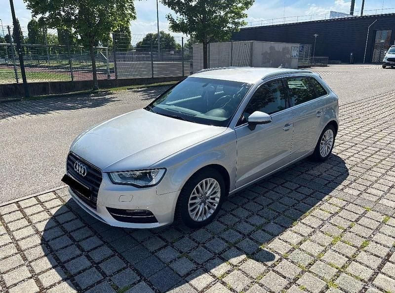 Gebraucht Audi A3 Attraction 122 PS (89 kW) 2013 Silber Limousine
