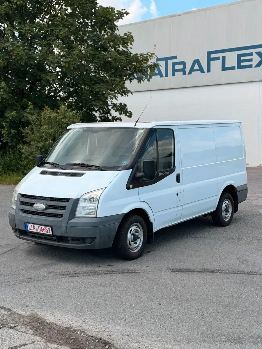 Gebraucht Ford Transit 85 PS (62 kW) 2010 Weiß Van / Kleinbus