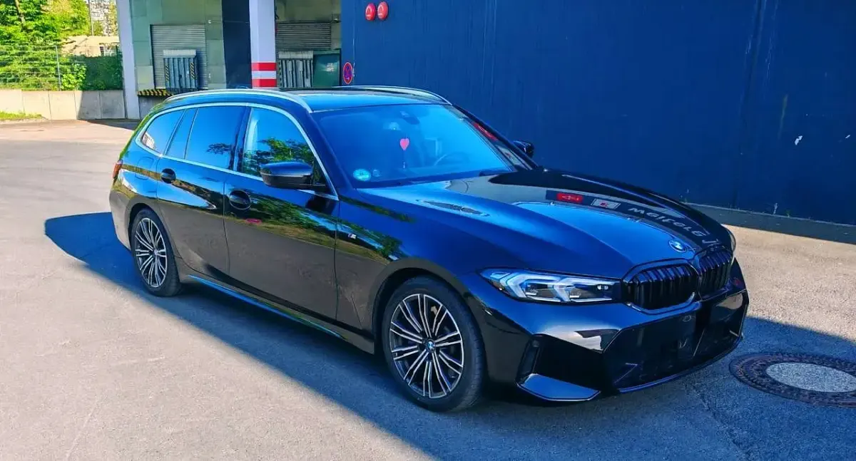 Gebraucht BMW 330 M Sport 286 PS (210 kW) 2024 Schwarz Kombi