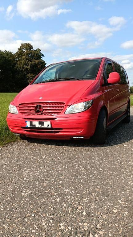 Rot Gebraucht 2005 Mercedes Vito Van / Kleinbus | 7.099 € (Guter Preis) - Bild 1/4