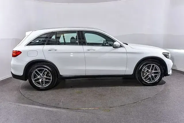 Gebraucht Mercedes GLC220 AMG line 170 PS (125 kW) 2018 Weiß SUV