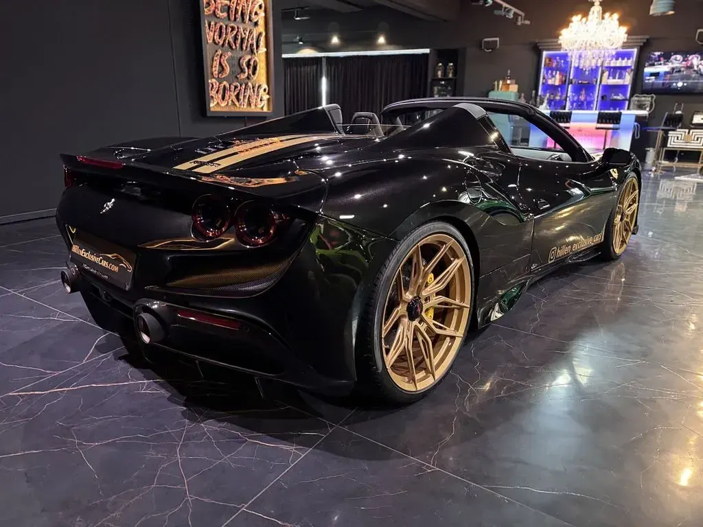 Second-hand Ferrari F8 721 CP (530 kW) 2023 Negru Cabrio