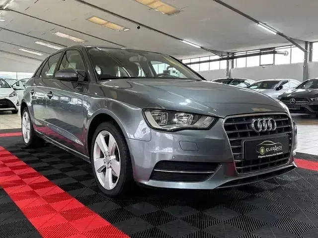 Gebraucht Audi A3 Attraction 135 PS (99 kW) 2015 Grau Limousine