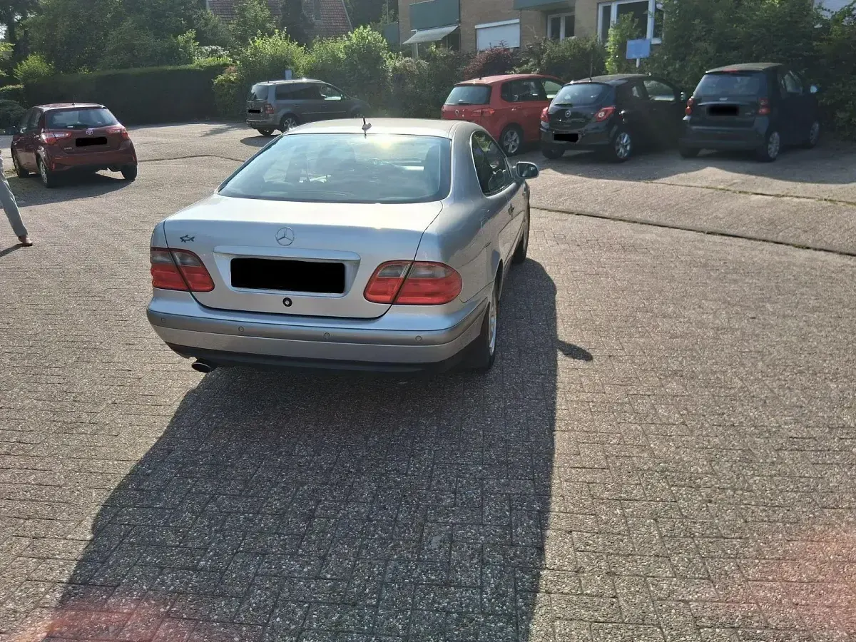 Gebraucht Mercedes CLK320 Elegance 218 PS (160 kW) 1999 Silber Coupé