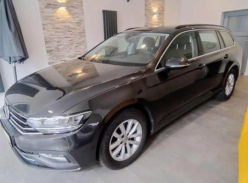 Mangangrau Gebraucht 2020 VW Passat Business Kombi | 20.900 € (Guter Preis) - Bild 1/4