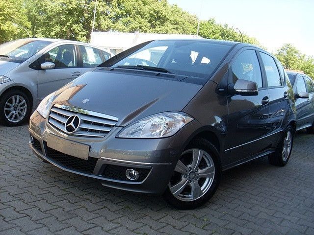 Grau Gebraucht 2010 Mercedes A160 Avantgarde Van / Kleinbus | 6.990 € (Fairer Preis) - Bild 1/4