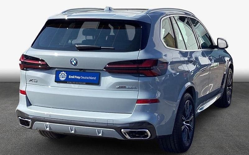 Neu BMW X5 489 PS (359 kW) 2026 Grau SUV