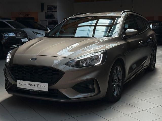 Silber Gebraucht 2018 Ford Focus ST-Line Kombi | 17.990 € (Etwas zu teuer) - Bild 1/4