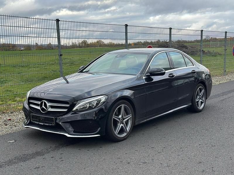 Schwarz Gebraucht 2018 Mercedes C250 Limousine | 27.500 € (Teuer) - Bild 1/4