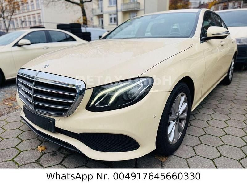 Beige Gebraucht 2017 Mercedes E200 Avantgarde Limousine | 8.249 € (Fairer Preis) - Bild 1/4