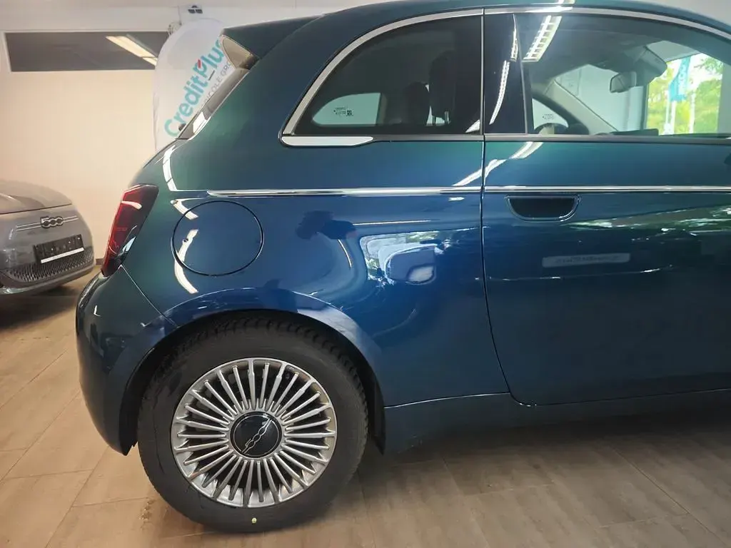 Gebraucht Fiat 500e Comfort 86 kW (118 PS) 2023 Grün Kleinwagen