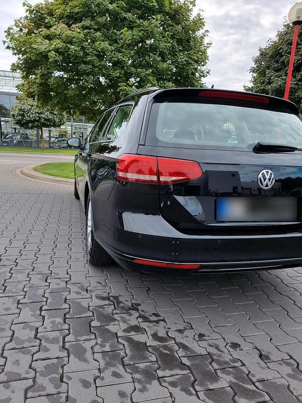 Gebraucht VW Passat Comfortline 150 PS (110 kW) 2017 Schwarz Kombi