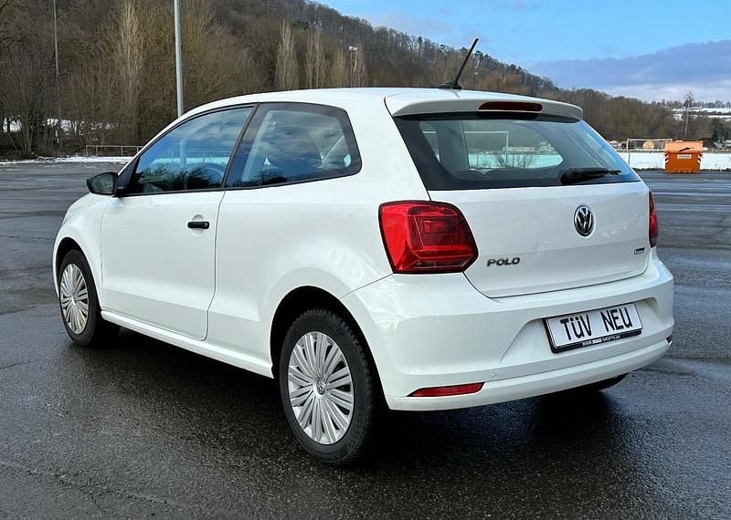 Gebraucht VW Polo 75 PS (55 kW) 2016 Weiß Kleinwagen