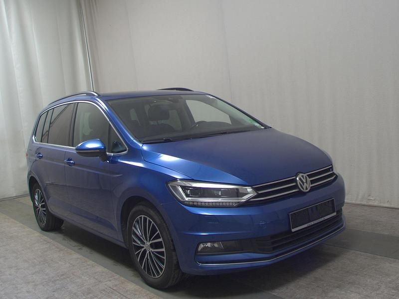 Gebraucht VW Touran Highline 150 PS (110 kW) 2020 Blau Van / Kleinbus