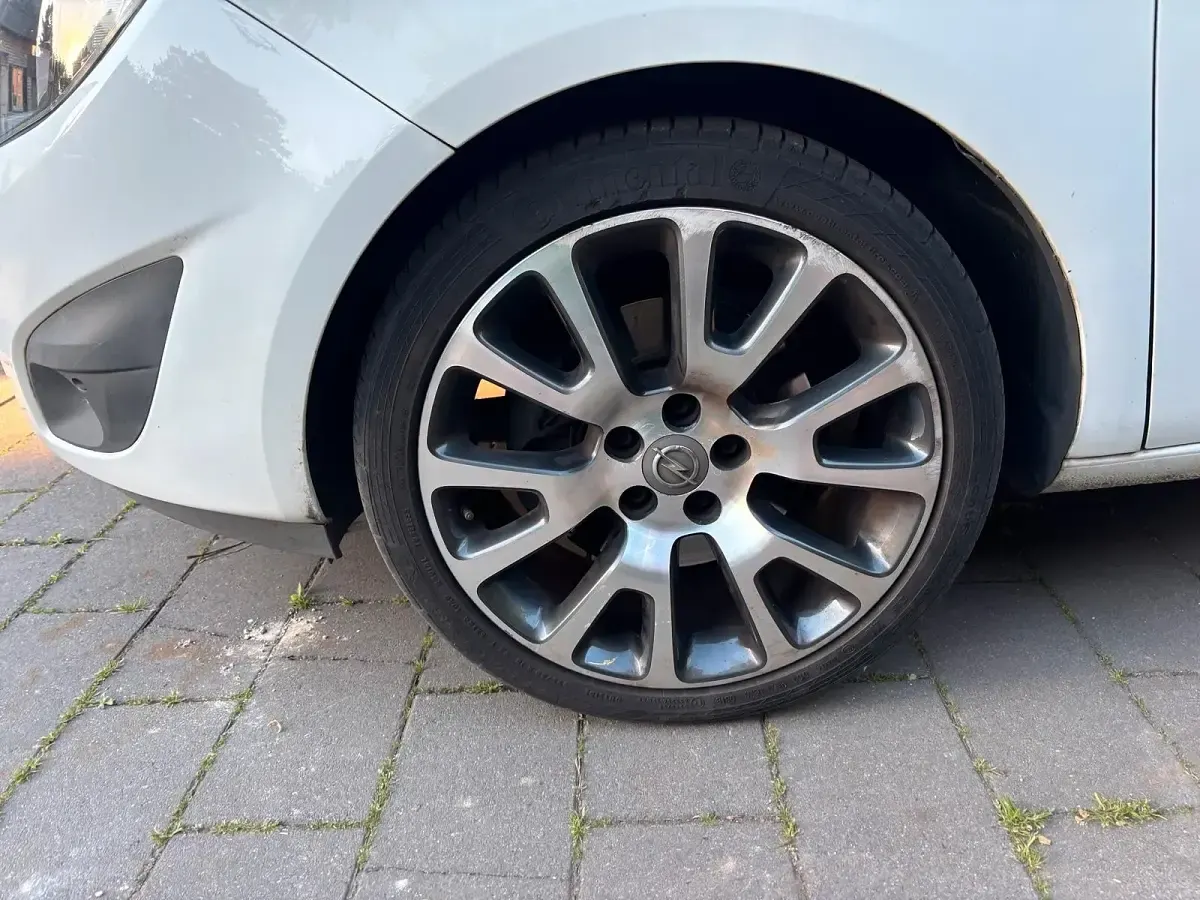 Gebraucht Opel Meriva 140 PS (102 kW) 2010 Weiß Van / Kleinbus