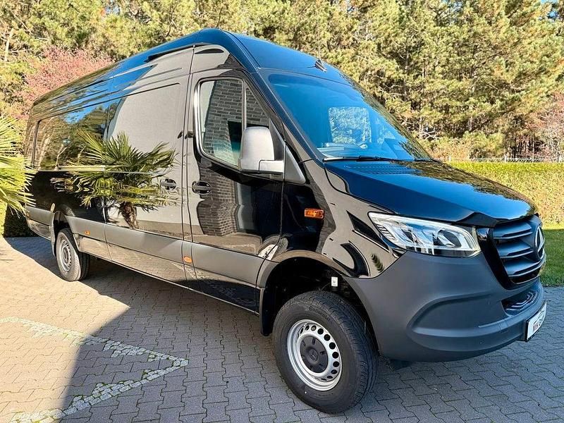 Neu Mercedes Sprinter 190 PS (139 kW) 2025 Schwarz Van