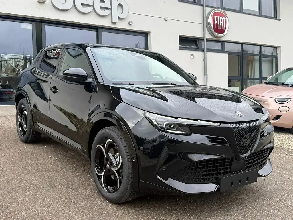 Neu Alfa Romeo GT Junior Ti 136 PS (100 kW) 2026 Schwarz Limousine