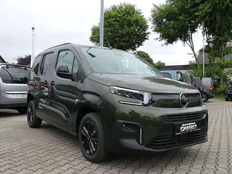 Gebraucht Citroën Berlingo 131 PS (96 kW) 2025 Grün Van / Kleinbus