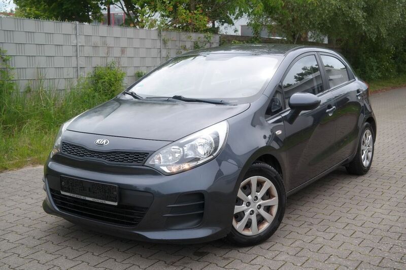 Schwarz Gebraucht 2016 Kia Rio Start Limousine | 4.999 € (Guter Preis) - Bild 1/4